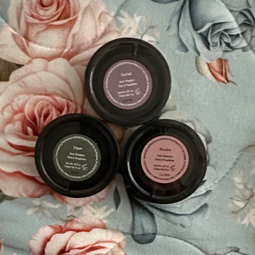Eyeshadow Bundle - Picture 3 of 6